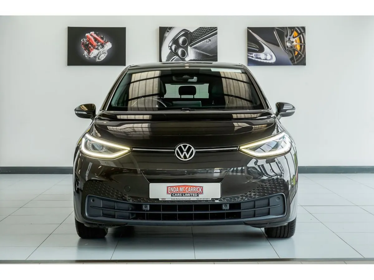Volkswagen ID.3 LIFE PRO 58KWH SUNROOF - Image 2