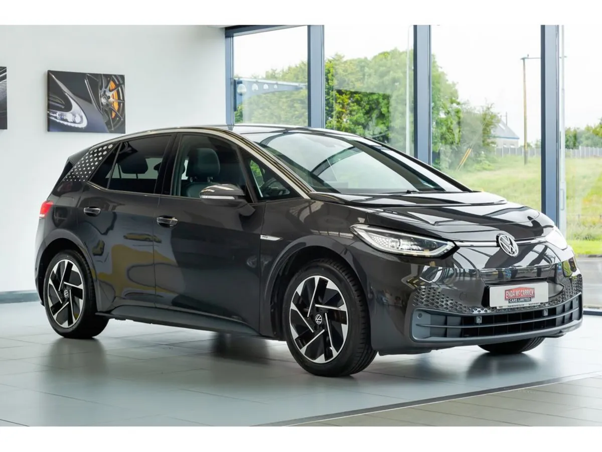 Volkswagen ID.3 LIFE PRO 58KWH SUNROOF - Image 4