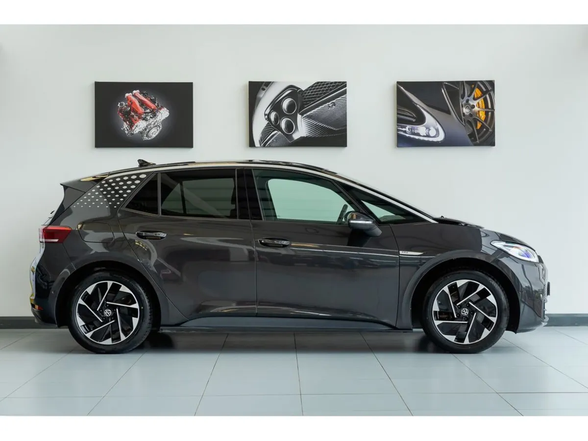 Volkswagen ID.3 LIFE PRO 58KWH SUNROOF - Image 6