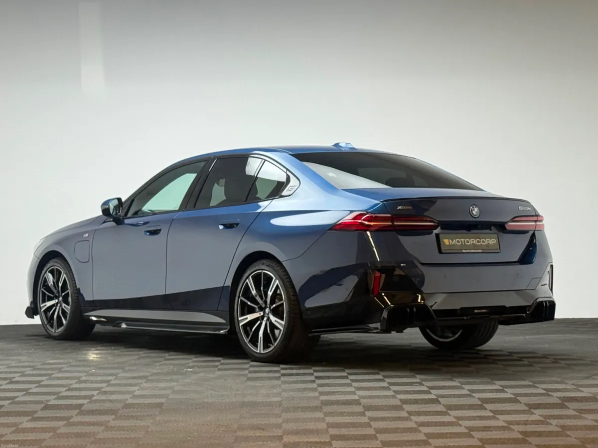 BMW 5-Series 550E M SPORT XDRIVE - Image 5