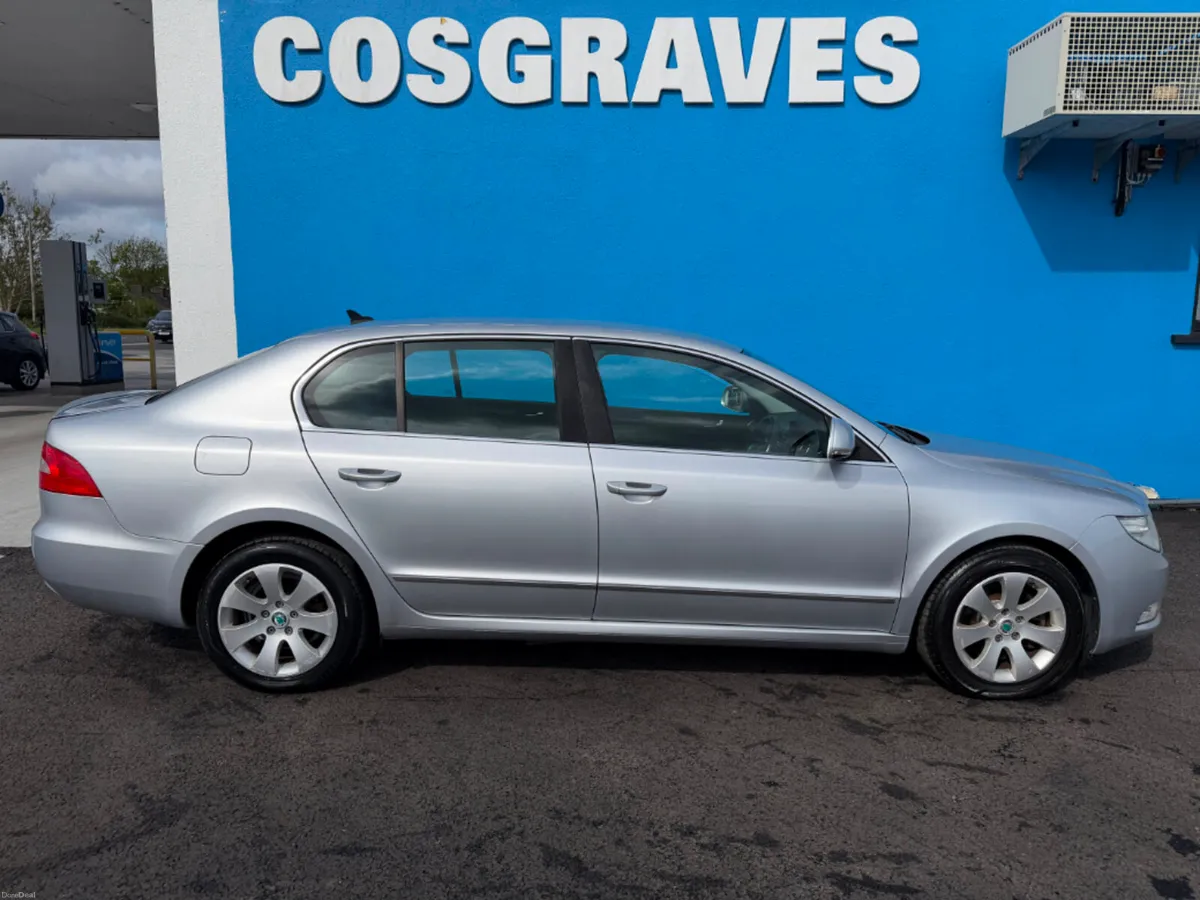 Skoda Superb AMB GL 1.6tdi 105HP 4DR * HEATED SEAT - Image 2