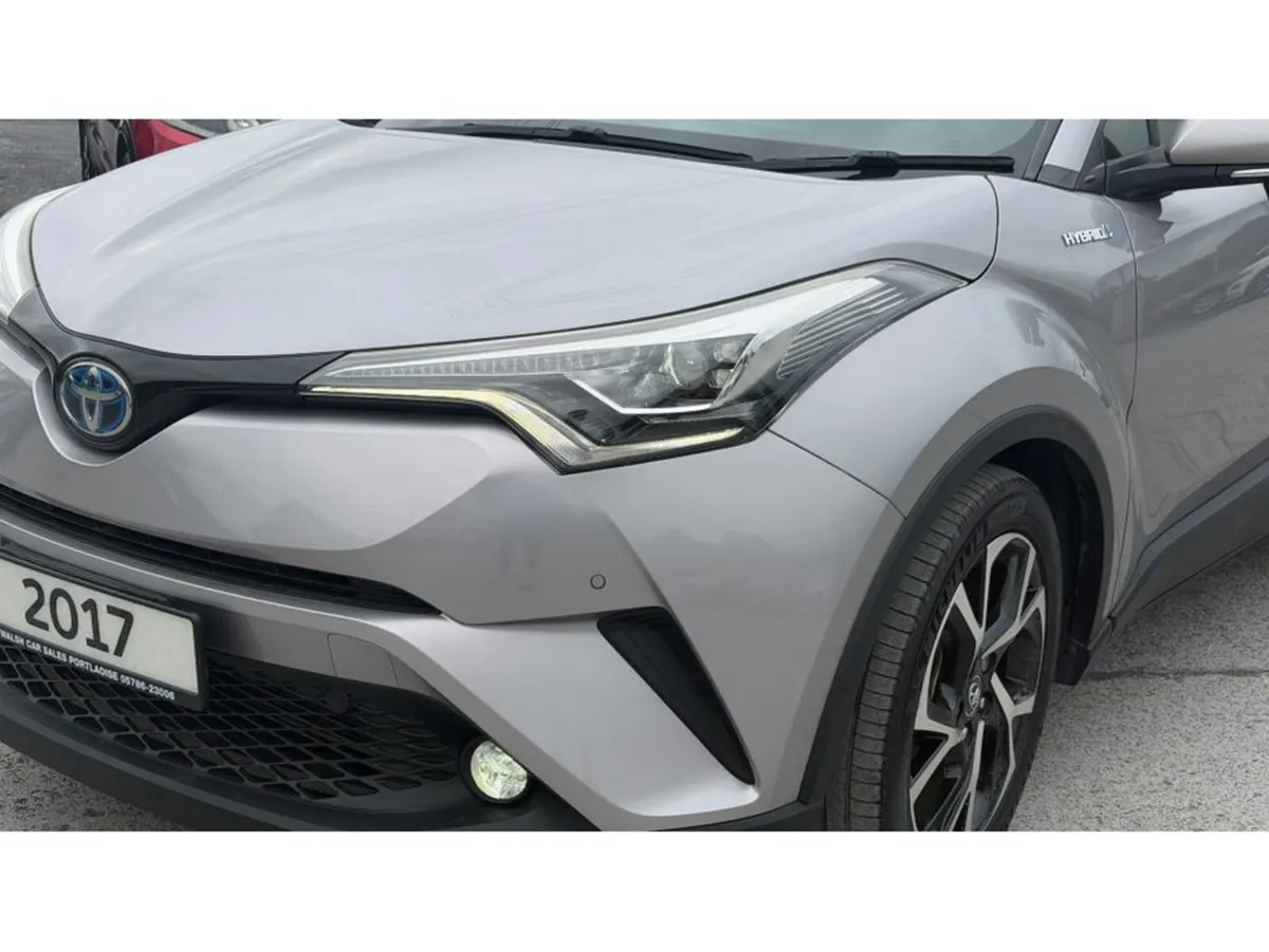 Toyota C-HR G Package Leather seats - Image 3