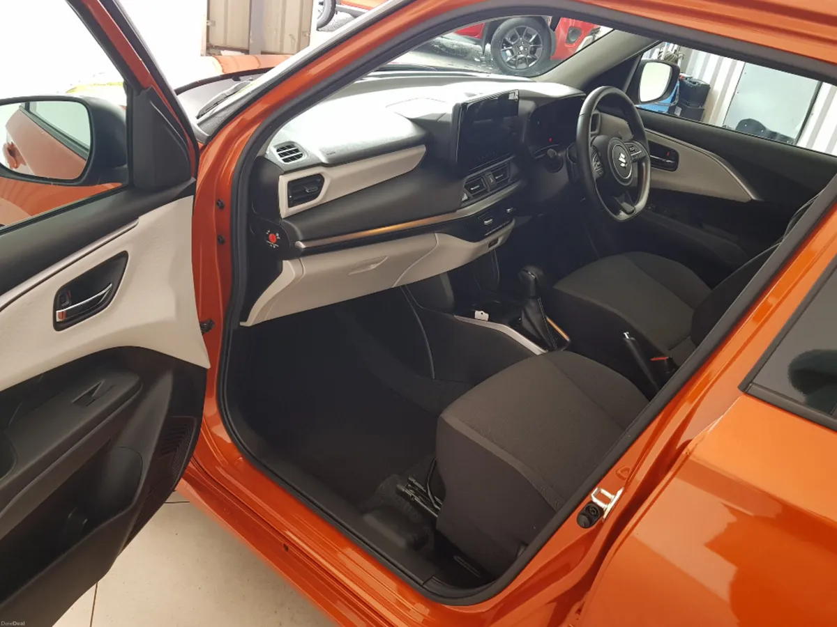 Suzuki Swift 1.2 Hybrid Ultra CVT - Image 5