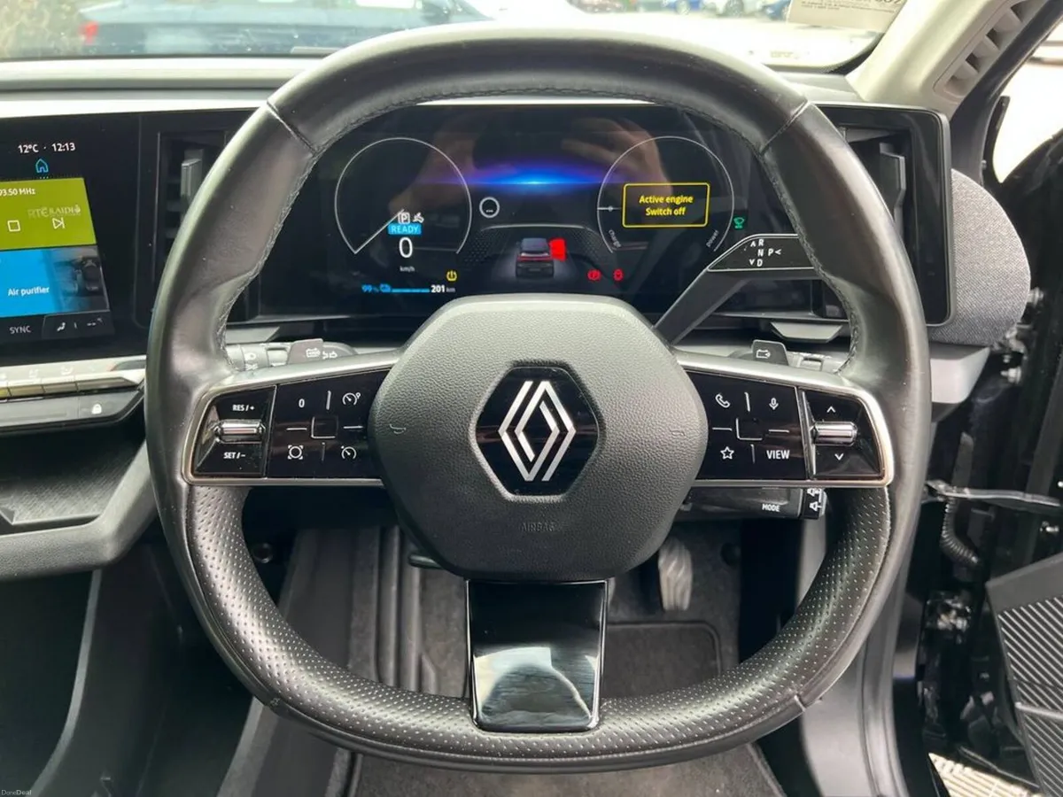 Renault Megane EQUILIBRE E-TECH EV40 ** LOW MILEAG - Image 5