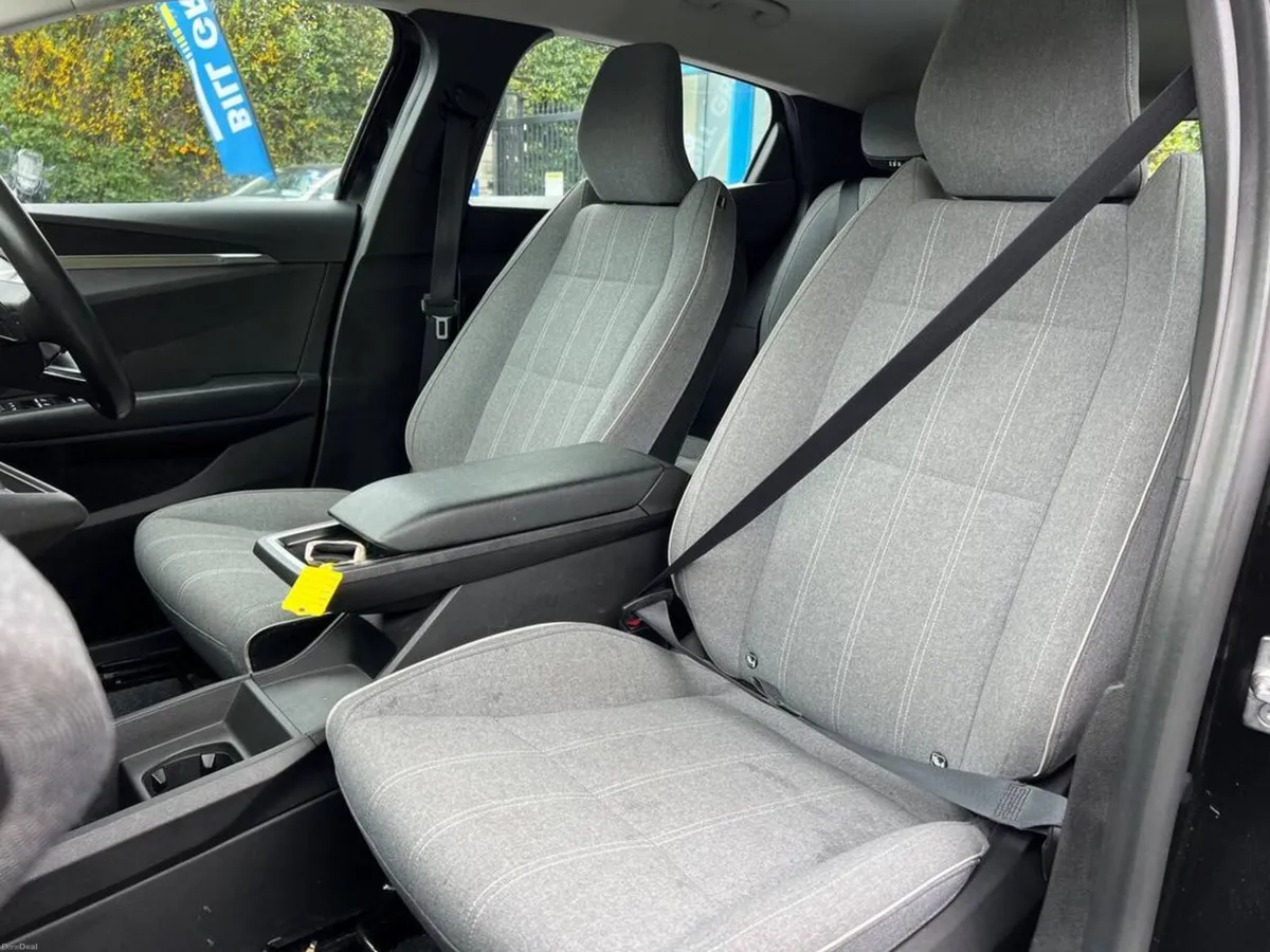 Renault Megane EQUILIBRE E-TECH EV40 ** LOW MILEAG - Image 6