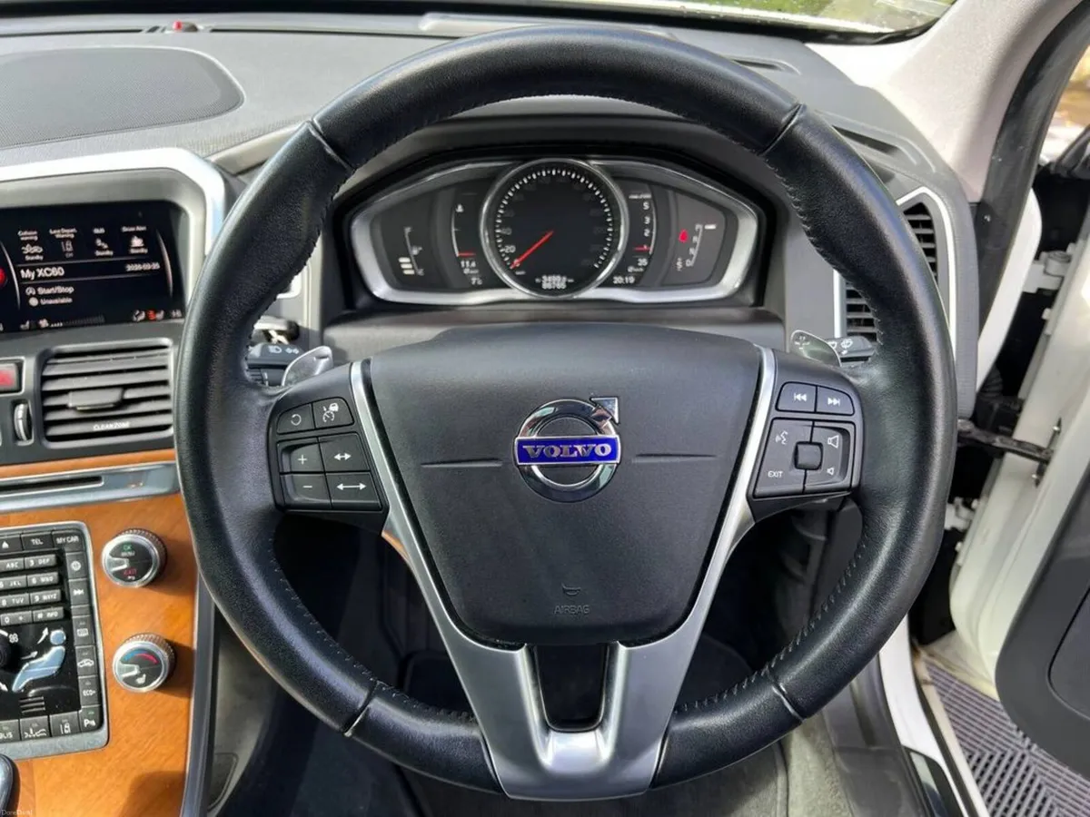 Volvo XC60 D4 CLASSIC 2.0 D // OPENING PAN ROOF // - Image 6