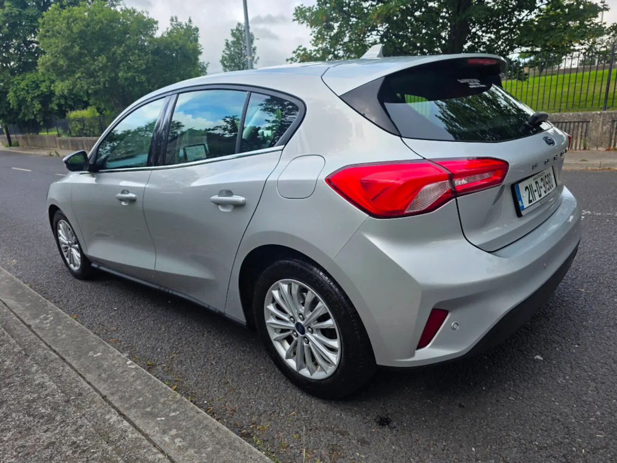 Ford Focus Titanium Edition 5D 1.5TD120 4 - Image 5