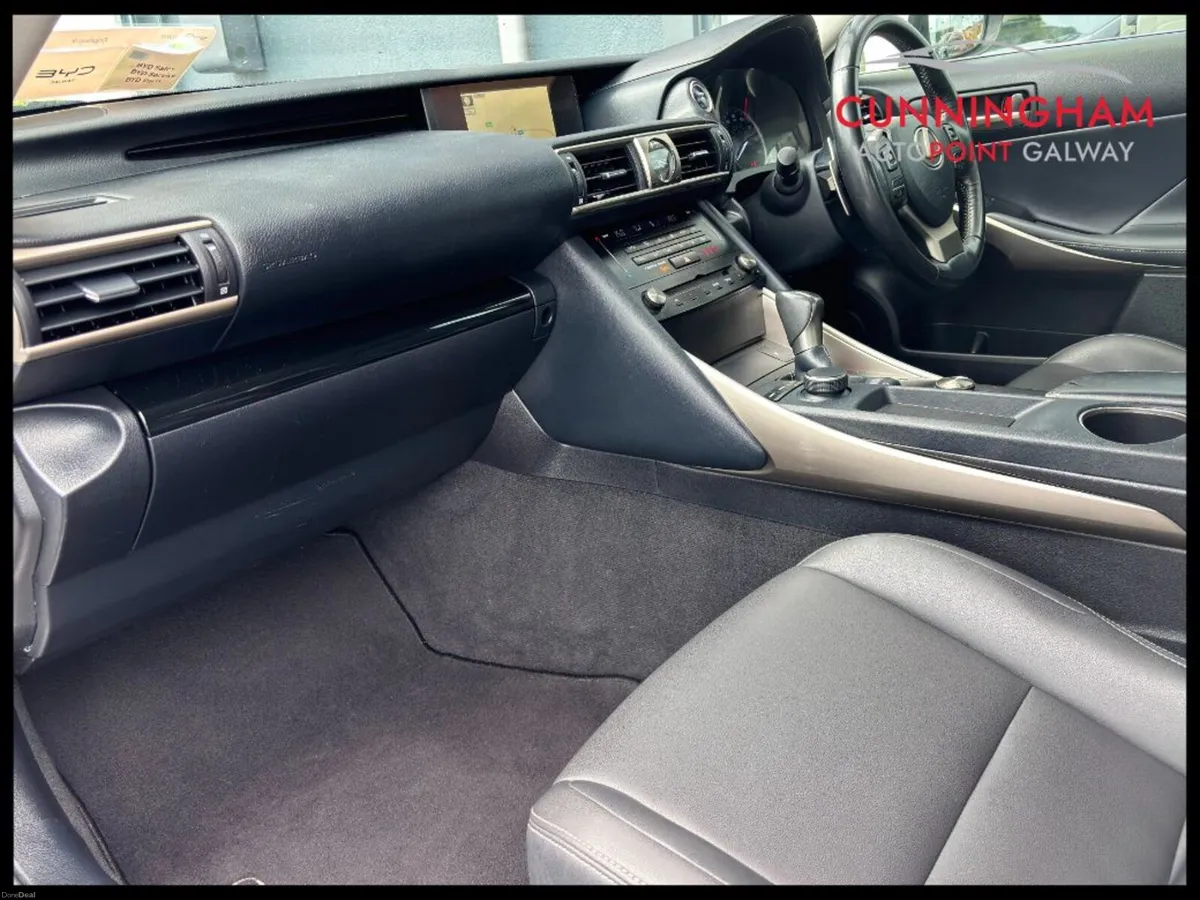 Lexus IS 2.5 Executive e-cvt - Image 6