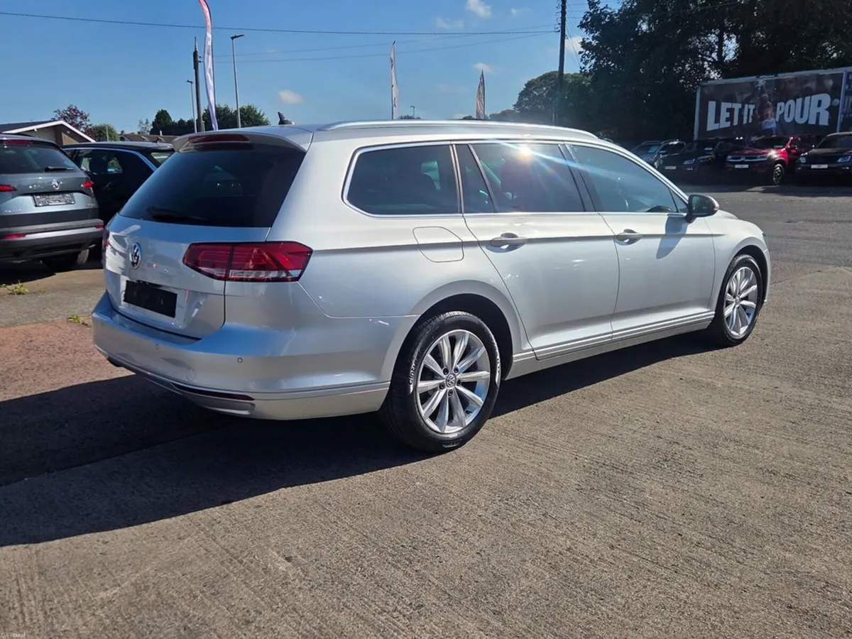 Volkswagen Passat SE BUSINESS TDI BLUEMOTION TECHN - Image 2