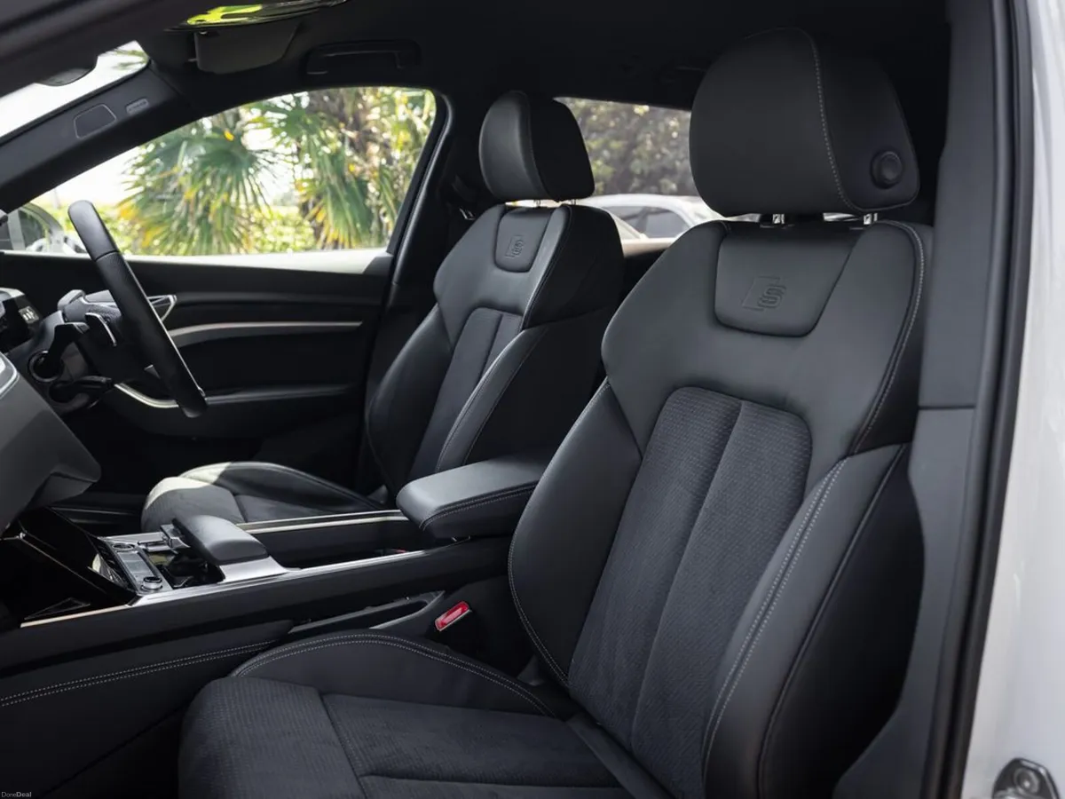 Audi Q8 e-tron 55 Quattro S Line Black Edition - Image 3