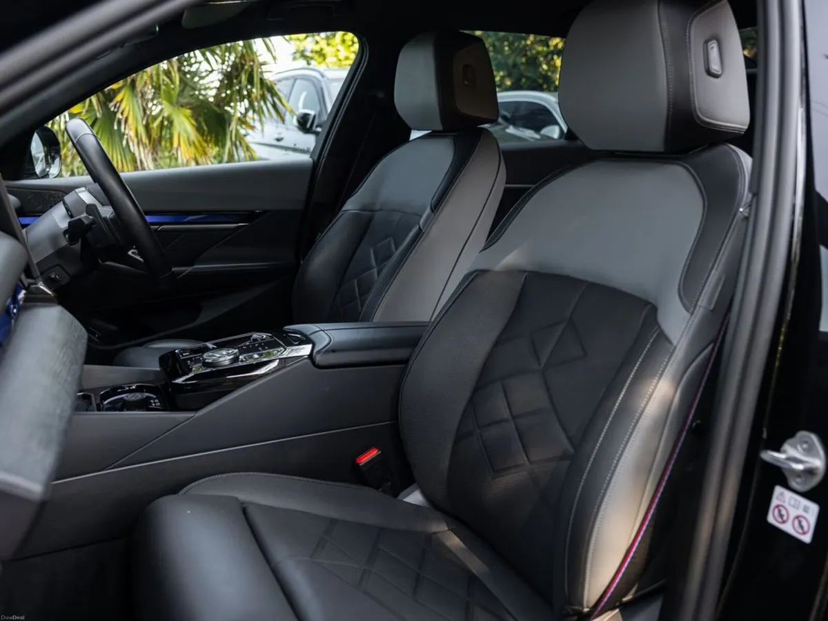 BMW 5-Series 550e xDrive M Sport Pro - Image 3