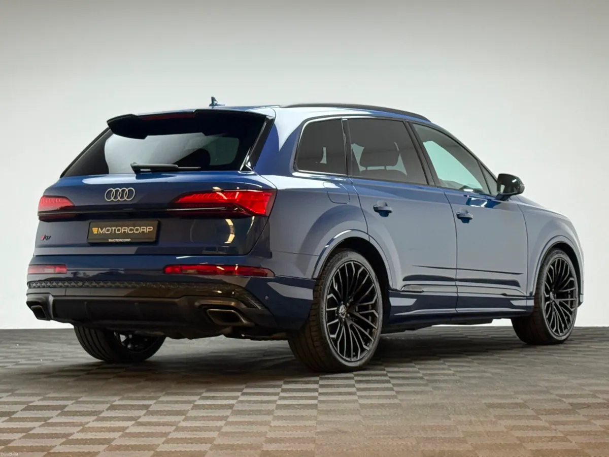 Audi Q7 S LINE 55 TFSI E QUATTRO *PAN ROOF* - Image 6