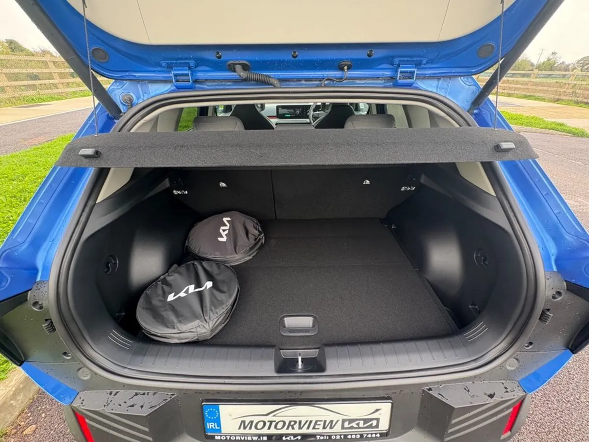 Kia EV4 2026 ev4 k3 hatchback, long-range battery - Image 6