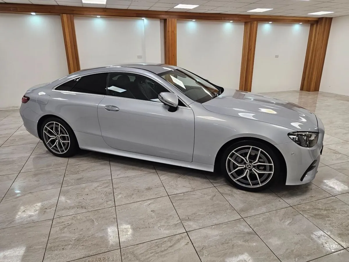 Mercedes-Benz E-Class TINY MILEAGE ! - Image 6