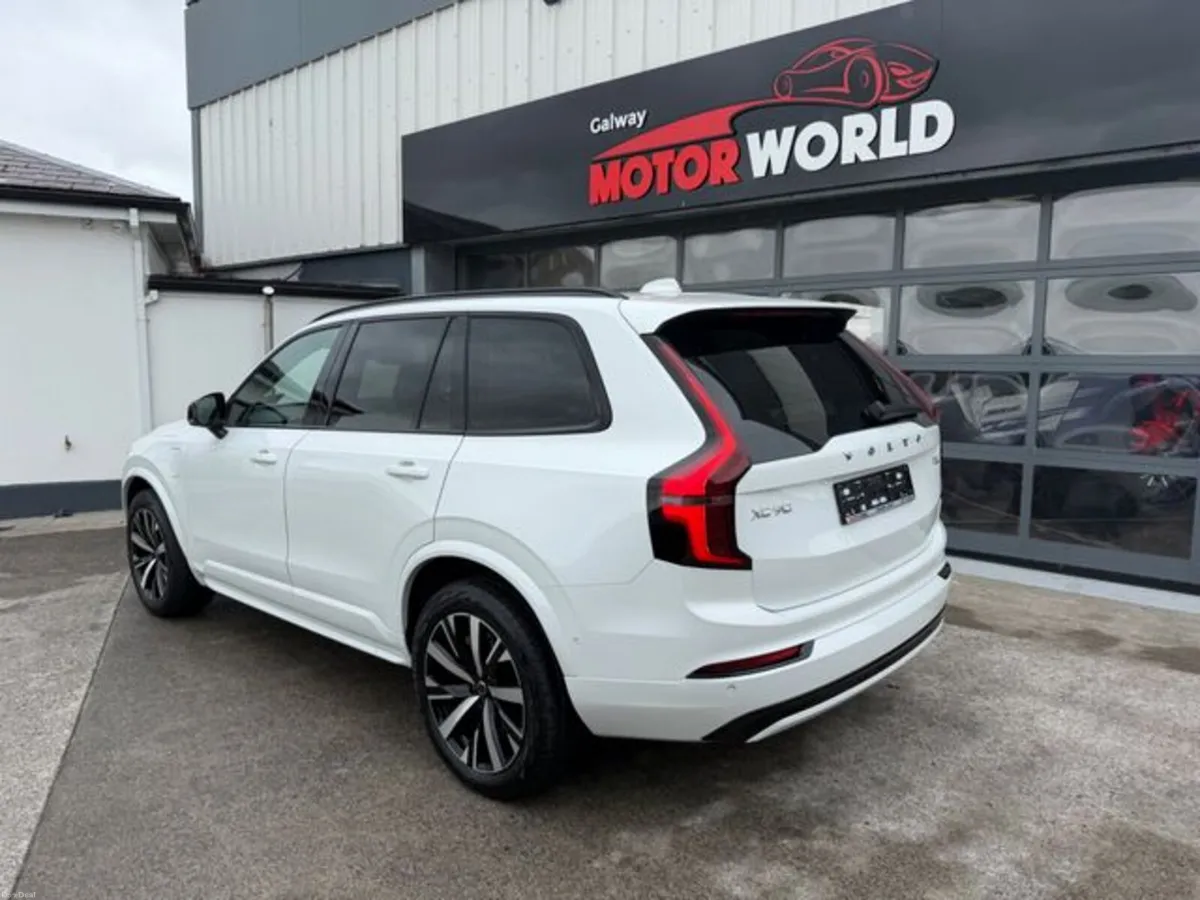 Volvo XC90 T8 PLUS DARK AWD - Image 2