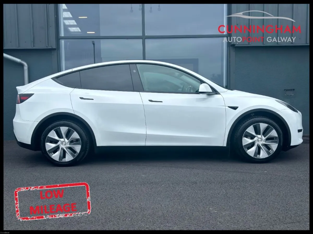 Tesla Model Y Long Range Dual Motor AWD - Image 3