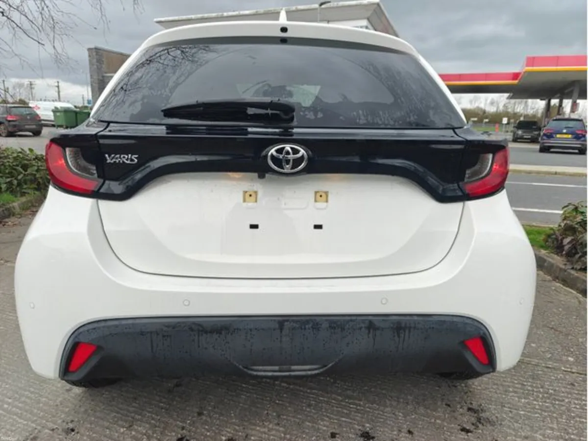 Toyota Yaris 1.0 AUTO/€69 A WEEK - Image 4