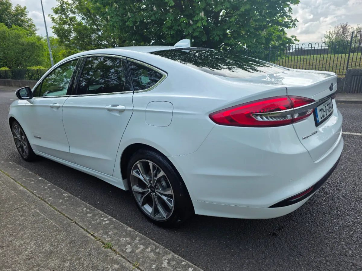 Ford Mondeo Titanium HEV 4D 2.0HY187 4DR A - Image 5