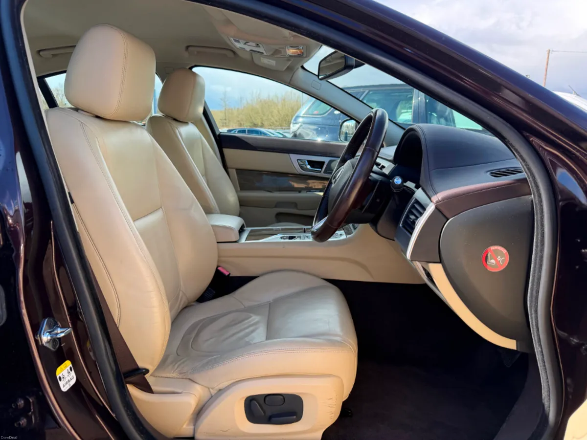 Jaguar XF 2.2 D Premium Luxury 4DR Auto * FULL LEA - Image 5