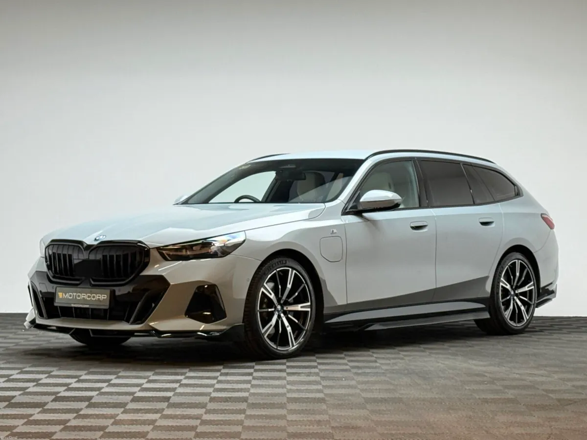 BMW 5-Series 530E M SPORT *SMOKE WHITE INTERIOR* - Image 3