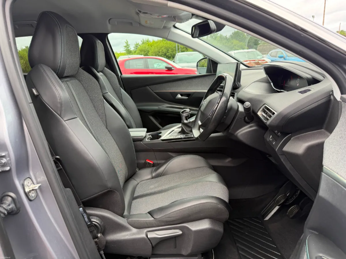 Peugeot 3008 Allure 1.5 Blue HDI 130BHP * REVERSIN - Image 5