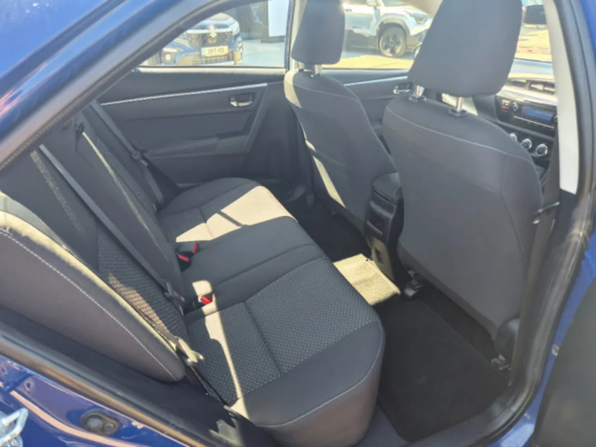Toyota Corolla 1.4D4D Aura 4DR - Image 6