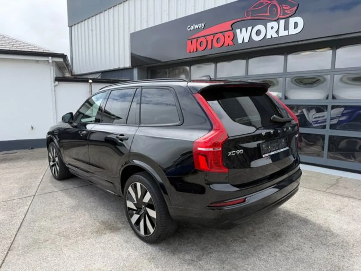 Volvo XC90 RECHARGE T8 ULTIMATE DARK AWD - Image 2