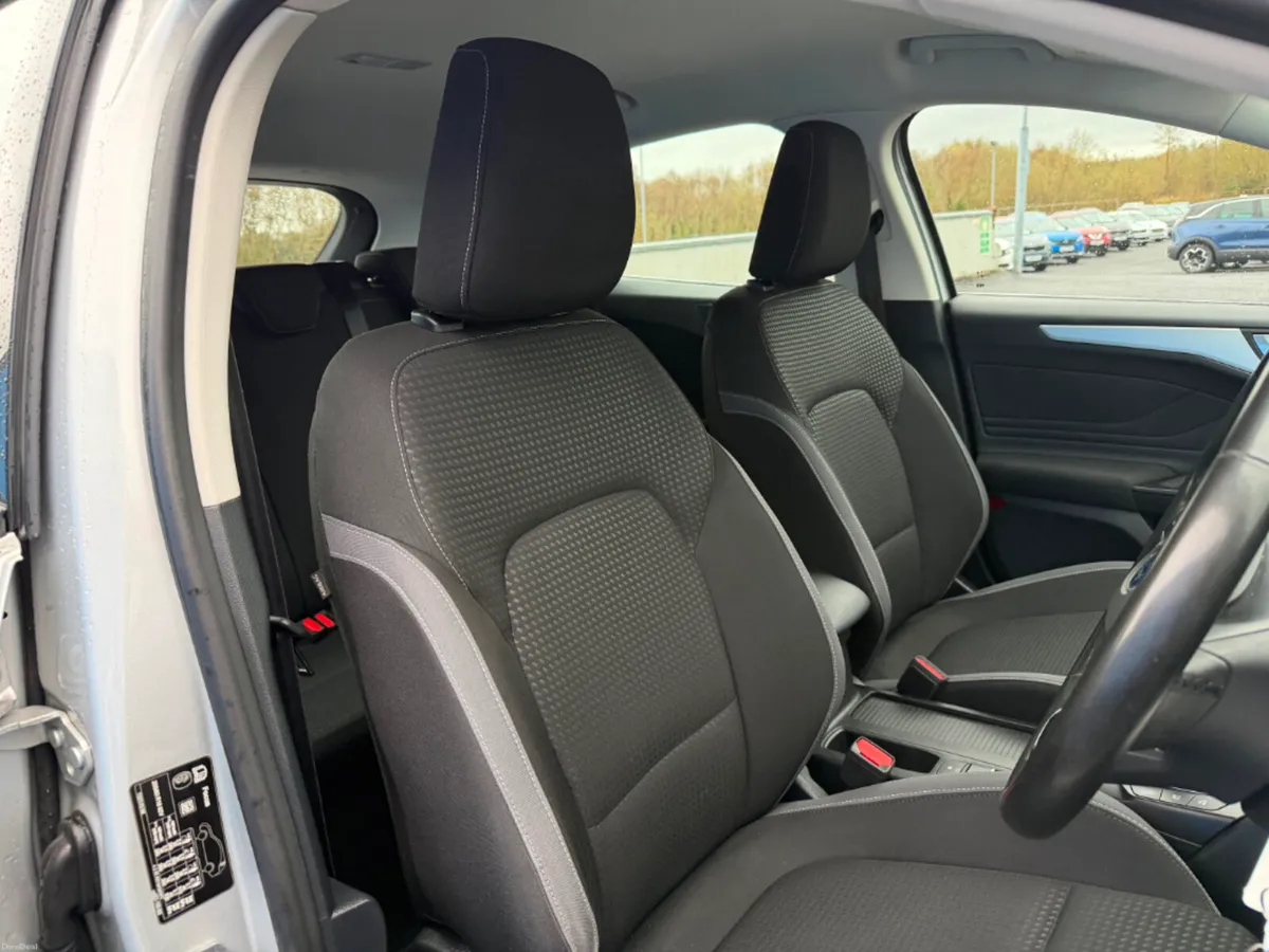 Ford Focus Zetec Edition 1.5TD. 5DR * APPLE CAR PL - Image 6