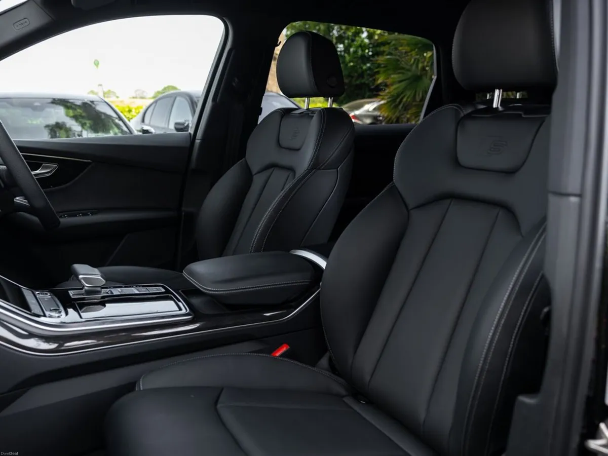Audi Q7 Q7 TFSIe Black Edition Quattro - Image 3