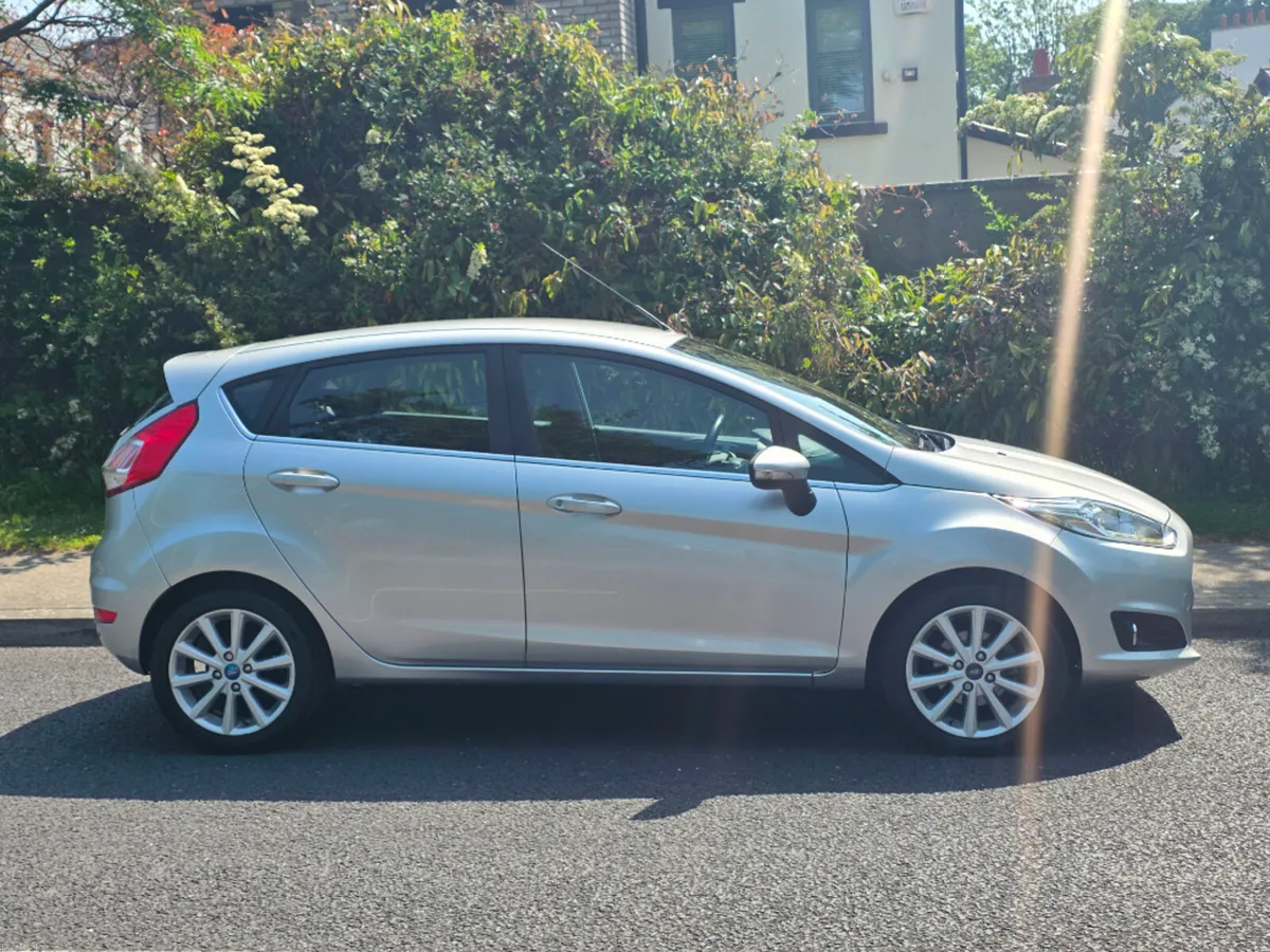 Ford Fiesta MCA Titanium 1.0 65PS M5 4DR - Image 3