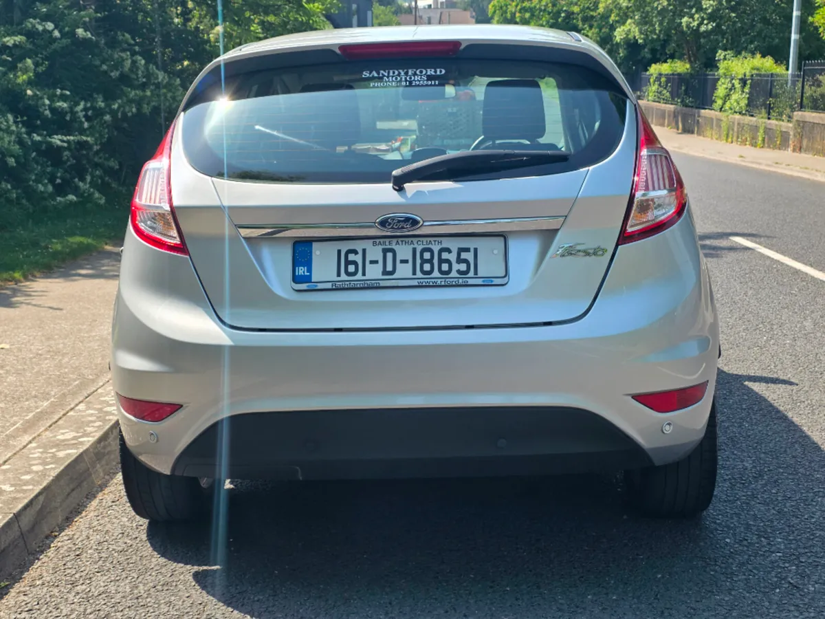 Ford Fiesta MCA Titanium 1.0 65PS M5 4DR - Image 5