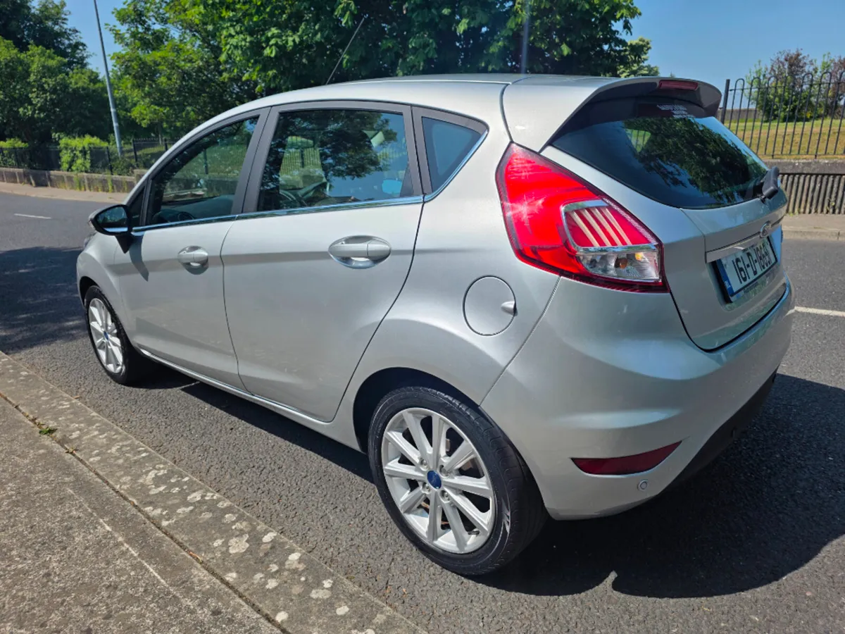 Ford Fiesta MCA Titanium 1.0 65PS M5 4DR - Image 6