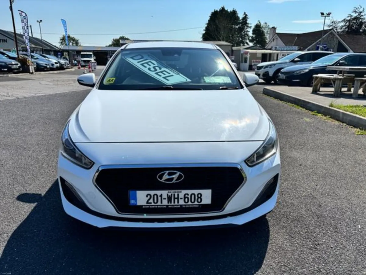 Hyundai i30 i 30 Deluxe 1.6crdi Diesel 5DR - Image 2