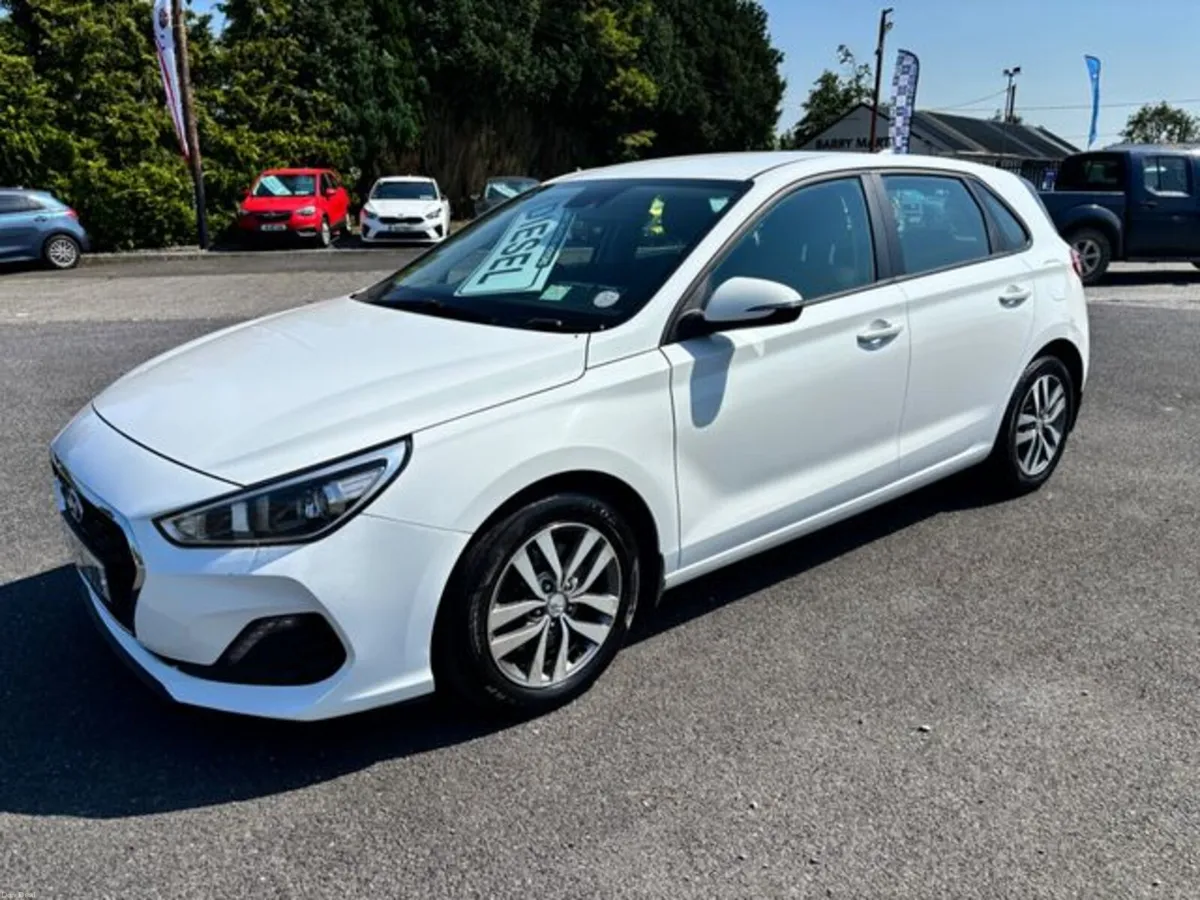 Hyundai i30 i 30 Deluxe 1.6crdi Diesel 5DR - Image 3