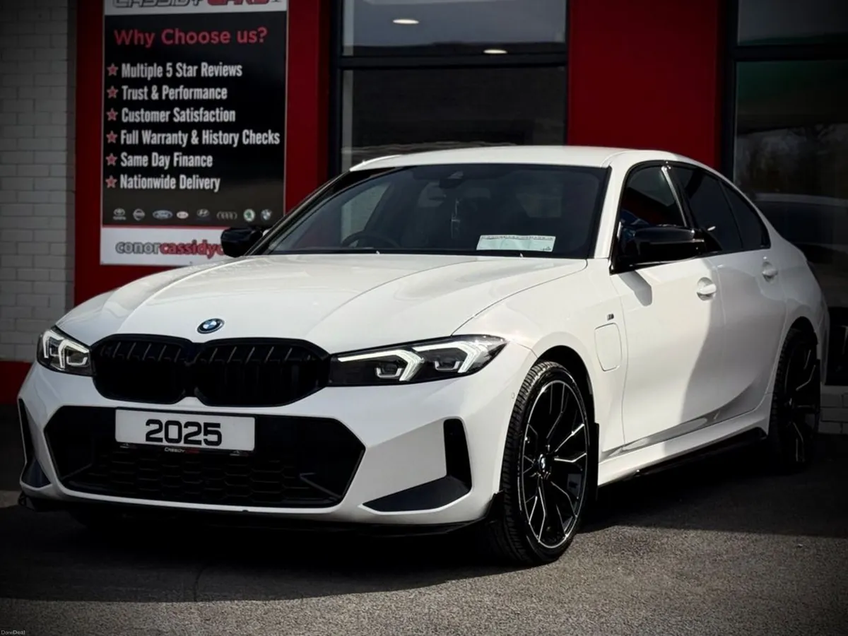 BMW 3-Series 330E M-SPORT // SAME DAY FINANCE // O - Image 4