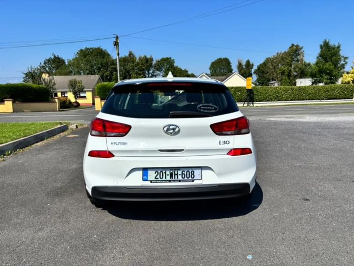 Hyundai i30 i 30 Deluxe 1.6crdi Diesel 5DR - Image 5
