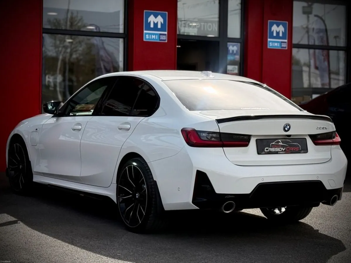 BMW 3-Series 330E M-SPORT // SAME DAY FINANCE // O - Image 6