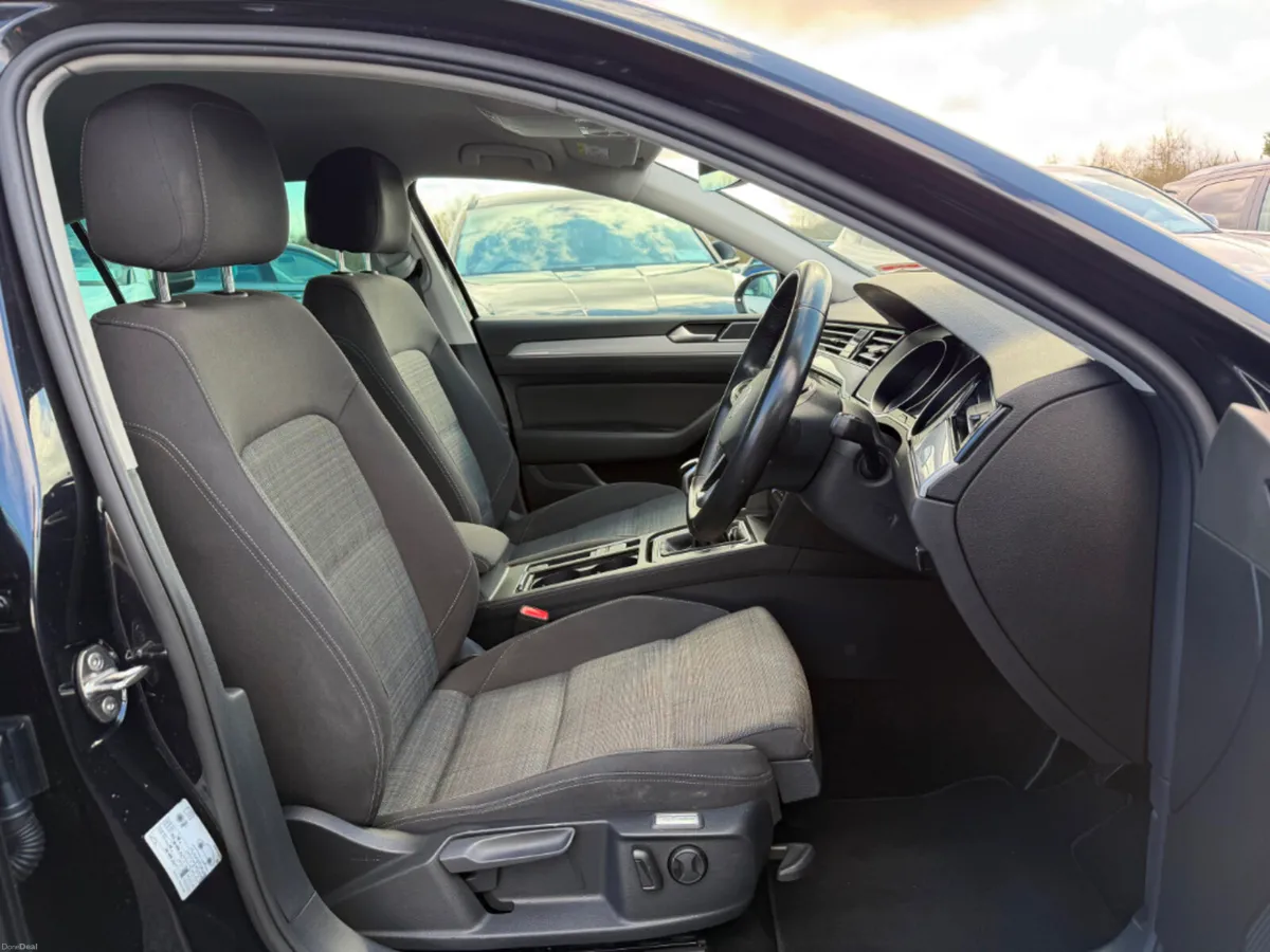 Volkswagen Passat Business 2.0tdi M6F 150 * APPLE - Image 5
