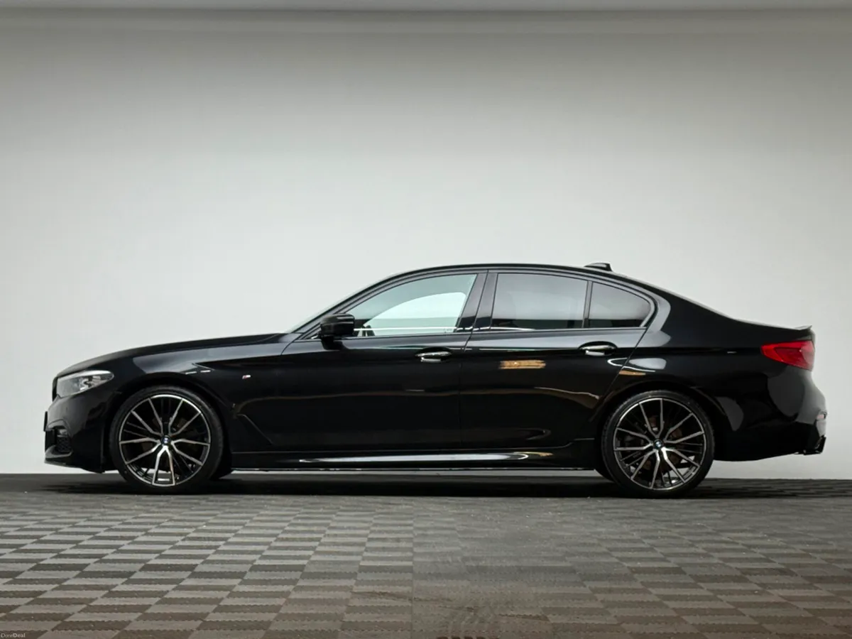 BMW 5-Series 520D M SPORT - Image 4