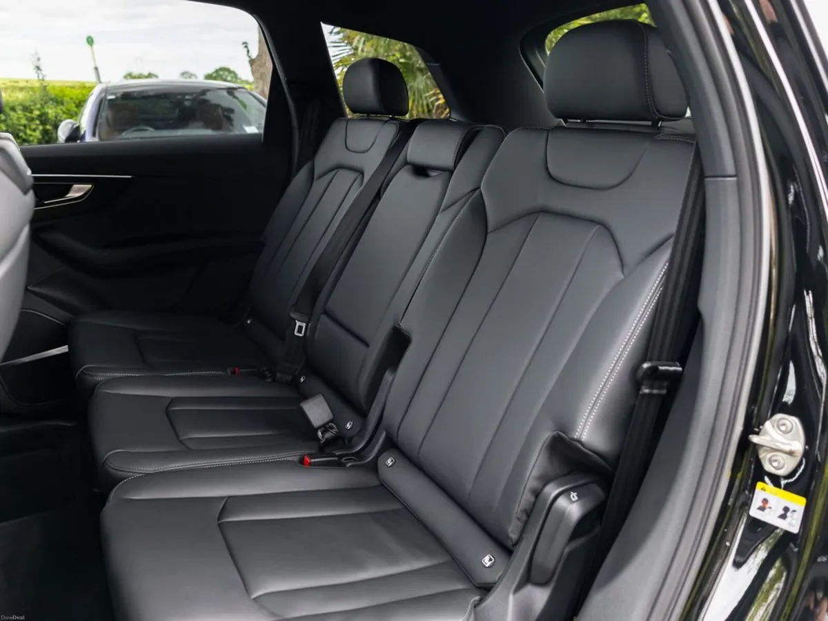 Audi Q7 TFSIe S Line Black Edition - Image 6
