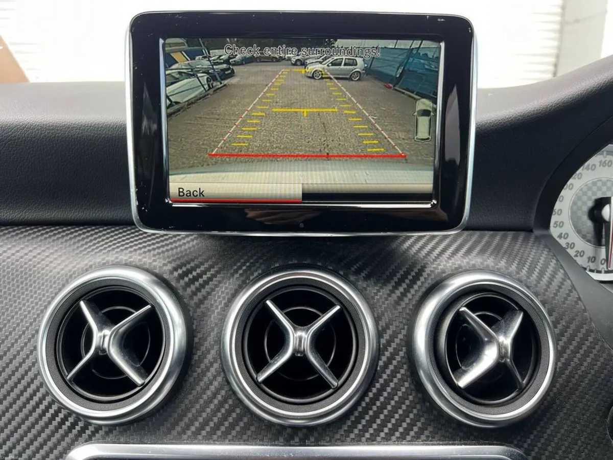 Mercedes-Benz A-Class A180 AMG-LINE 1.6 AUTO // DI - Image 6