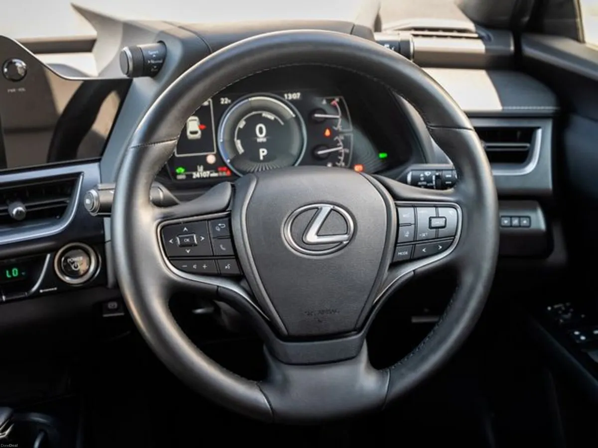 Lexus UX 250H F SPORT DESIGN - Image 5