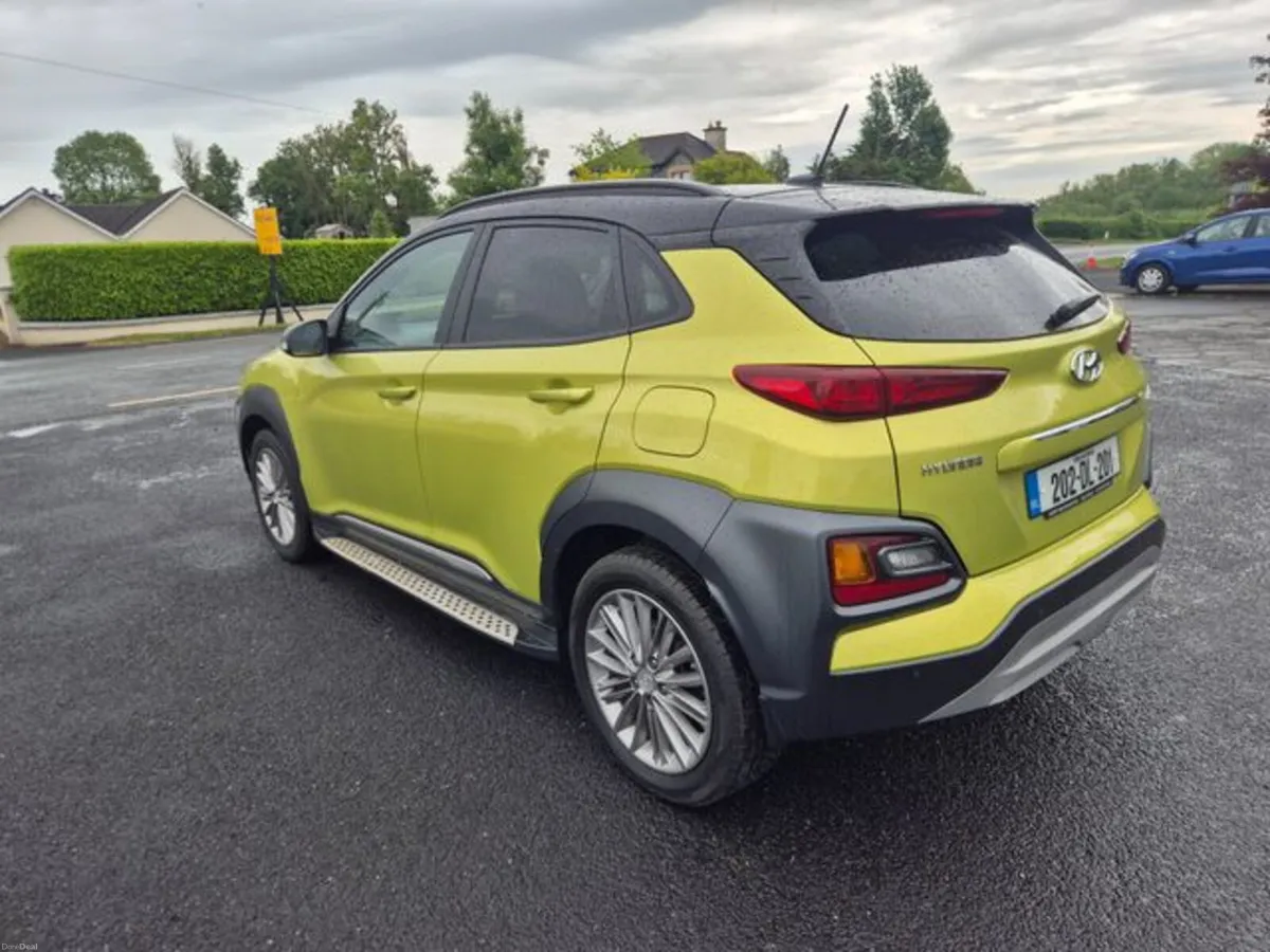Hyundai KONA 1.0T Executive – Two Tone – Low Milea - Image 5