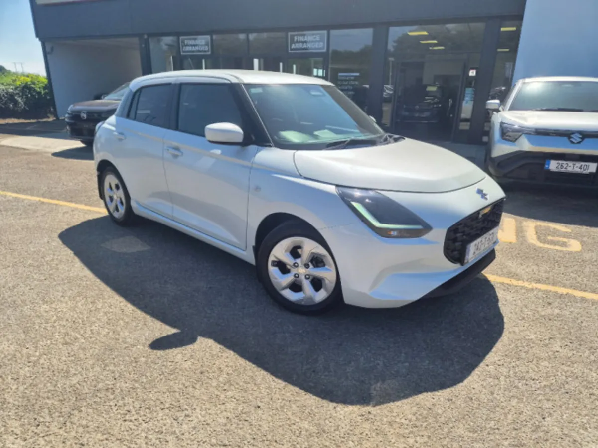 Suzuki Swift 1.2 Hybrid Motion - Image 4