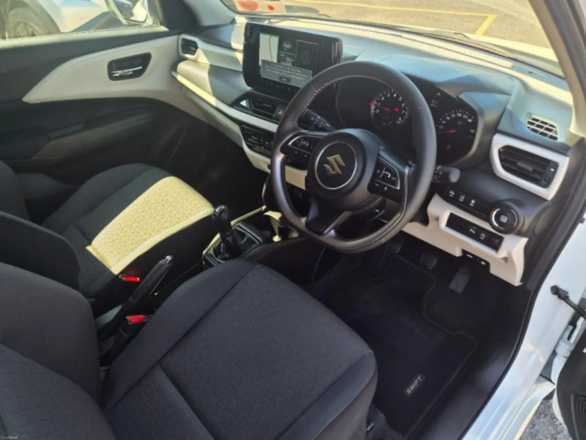 Suzuki Swift 1.2 Hybrid Motion - Image 5