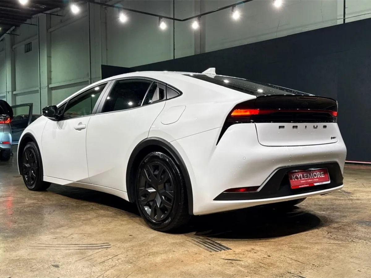 Toyota Prius NEW MODEL - 1.8L HYBRID AUTOMATIC - C - Image 5