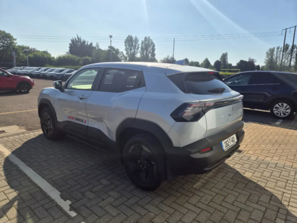 Suzuki e Vitara 61KWH Motion 5DR Auto - Image 5
