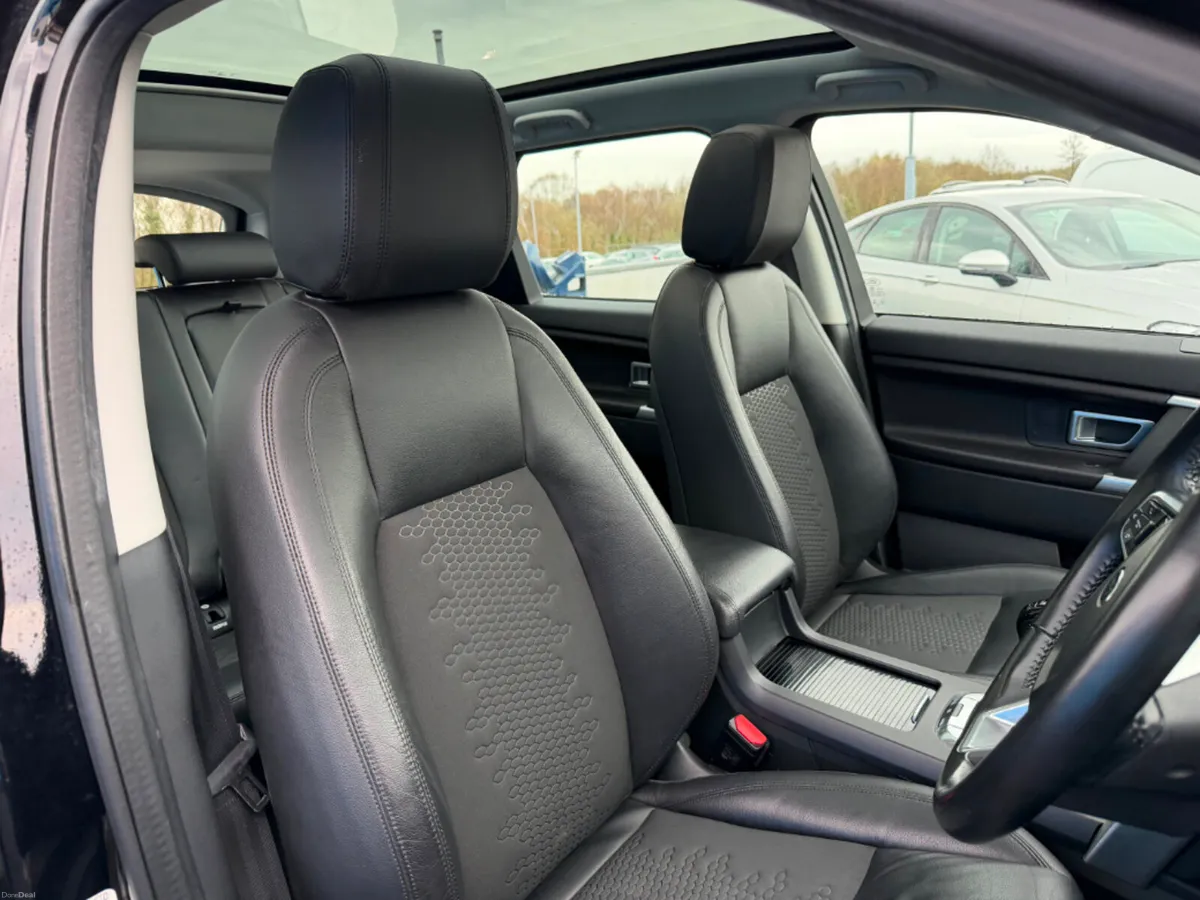 Land Rover Discovery Sport 2 0 ED4 SE TEC *HEATED - Image 6