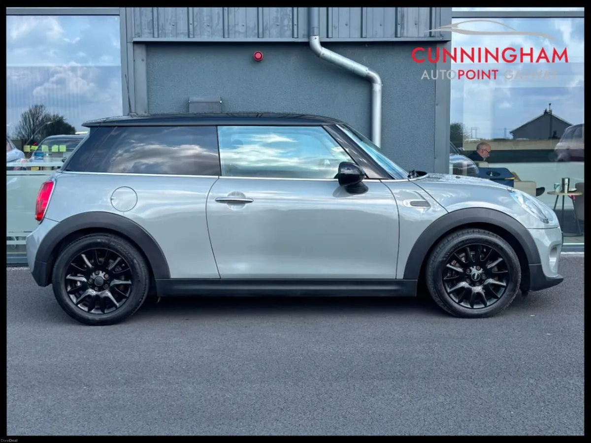 Mini Cooper 1.5D Manual - Image 3