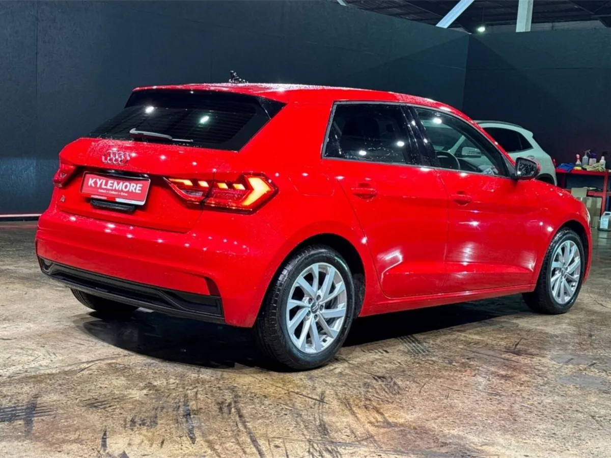 Audi A1 1.0 TFSI - FACTORY ALLOYS - REVERSE CAMERA - Image 4